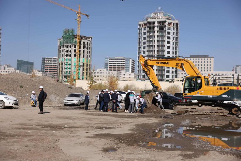 Хан-Уул дүүргийн 18 дугаар хороонд 640 хүүхдийн суудалтай сургуулийн барилга угсралтын ажил эхэллээ