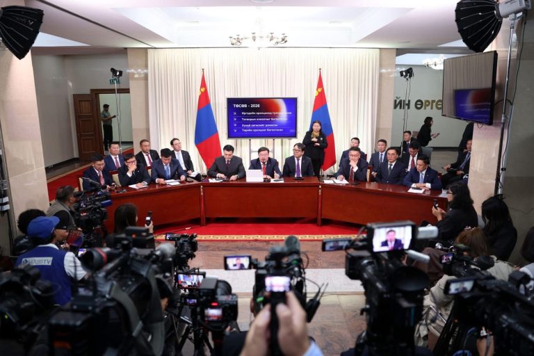 Иргэд, баялаг бүтээгчдийн татварын ачааллыг бууруулна