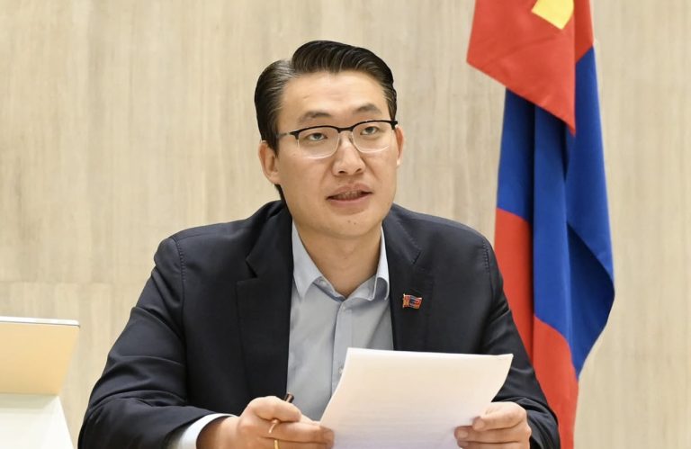 А.Амартүвшин: Сургууль, цэцэрлэгийн эрхлэгч, захирлыг томилж өгөөгүйн улмаас үйл ажиллагаагаа эхлүүлэх боломжгүй байна