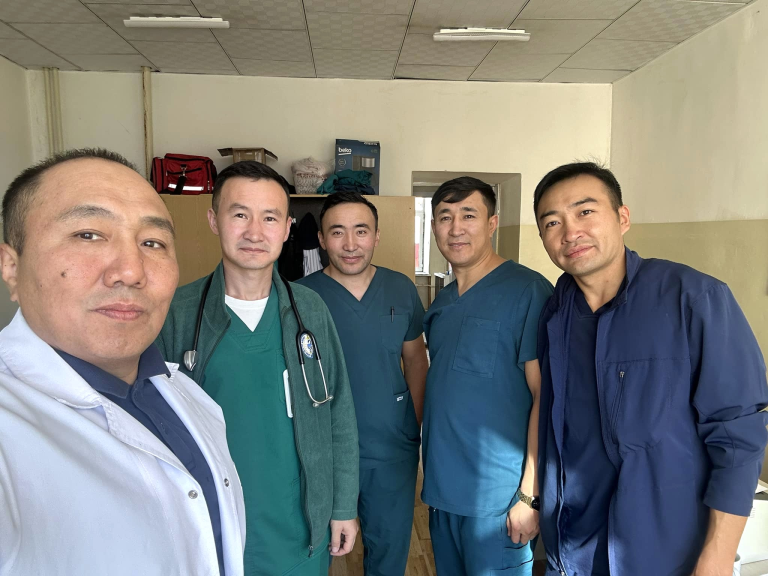 Хөвсгөл, Баян-Өлгий аймагт осолдсон иргэдэд ГССҮТ-ийн алсын дуудлагын баг яаралтай тусламж үзүүллээ