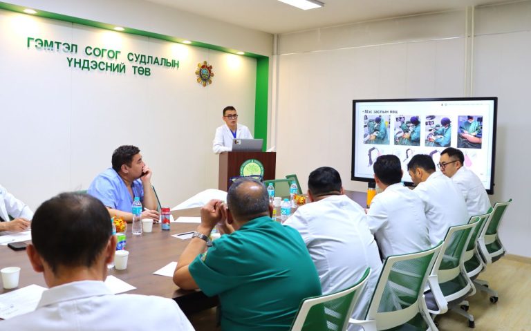 ГССҮТ-д төрөлжсөн нарийн мэргэшлийн 24 эмч суралцаж төгслөө