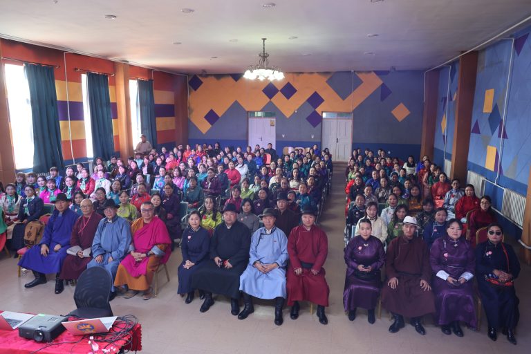 Архангай: Баруун бүсийн эмэгтэйчүүдийн зөвлөгөөнд 200 гаруй хүн оролцов