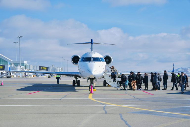 МИАТ: Улаанбаатар – Баянхонгор чиглэлд нислэг үйлдэж эхэллээ