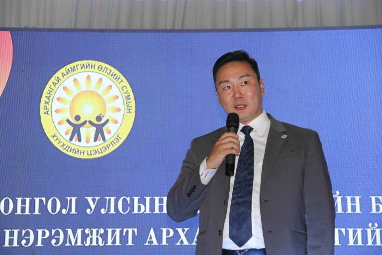 УИХ-ын гишүүн П.Мөнхтулга Архангай аймагт ажиллаж байна
