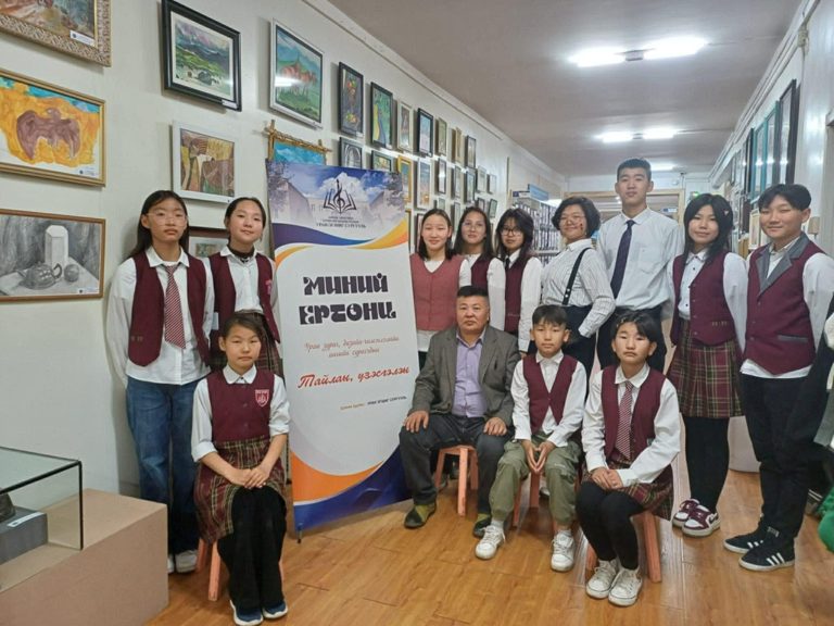 Д.Цэгмэд: Нагац ах, Ардын зураач Н.Чүлтэмийнхээ гавьяаг хүүхэд залууст таниулахыг зорьдог