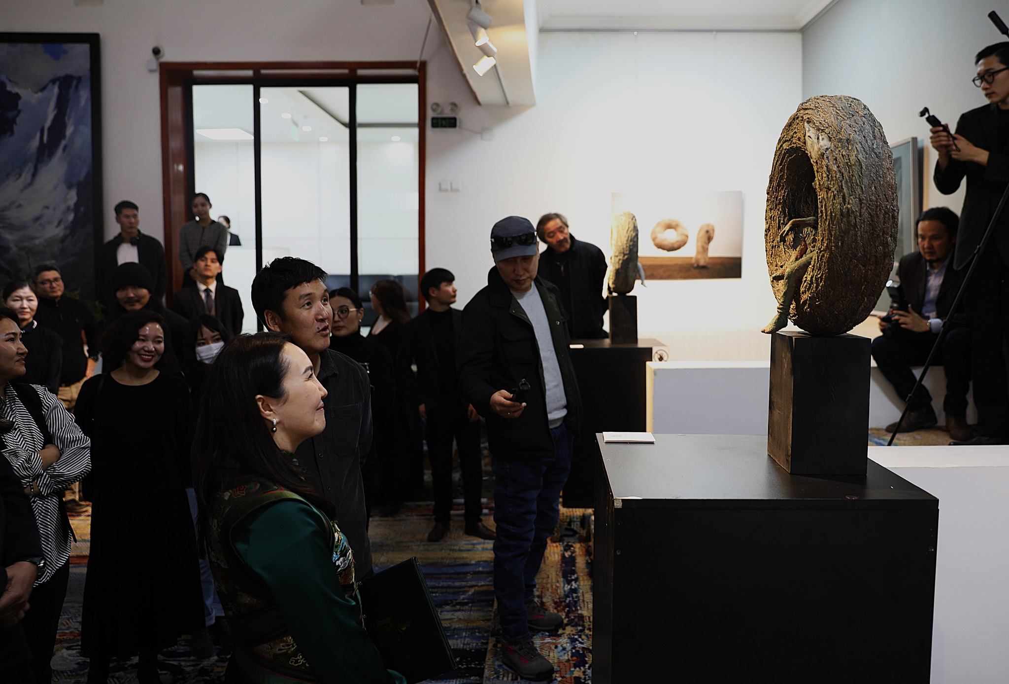 Уран бүтээлч Б.Орхонтуулын үзэсгэлэн нээлтээ хийлээ