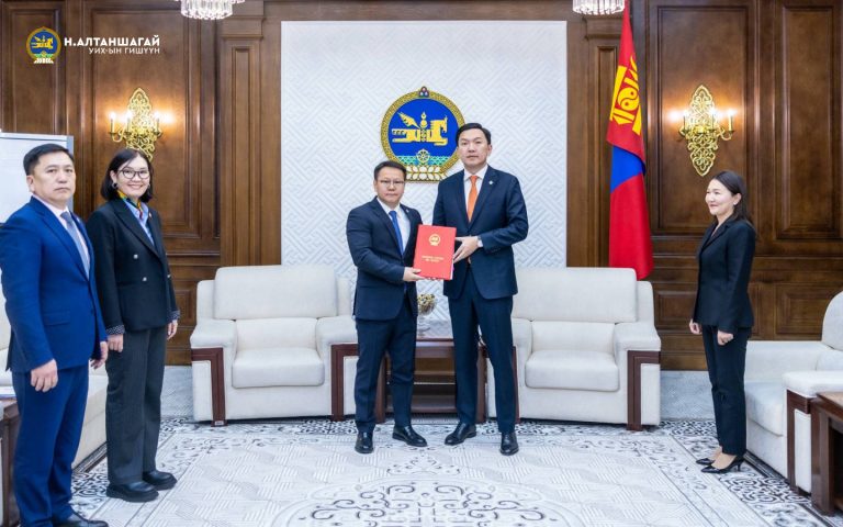 Гадаад зээллэгийн ашиглалт, үр ашгийг нэмэгдүүлэх тухай анхдагч хуулийн төслийг өргөн барилаа