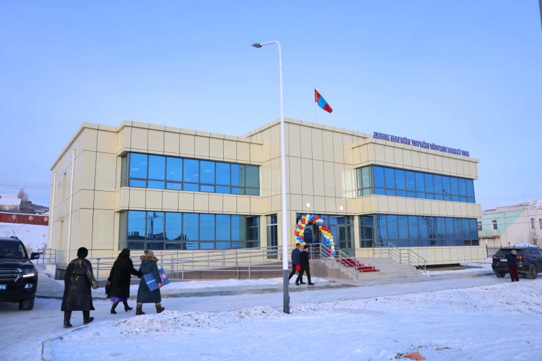 Орхон аймгийн Дэнж баг 38 жилийн дараа “Төрийн үйлчилгээний төв”-өө хүлээн авлаа