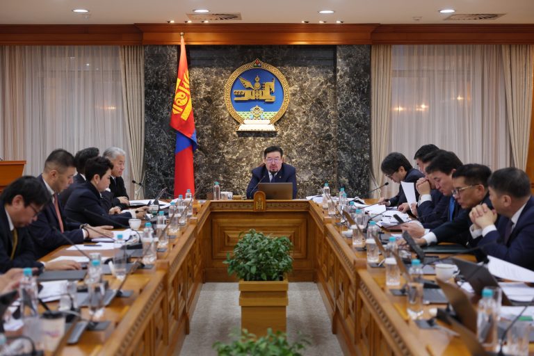 Засгийн газрын ээлжит хуралдаан 08:00 цагт эхэллээ