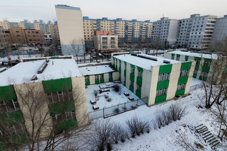 89 дүгээр цэцэрлэгийн гадна фасадыг засварлажээ