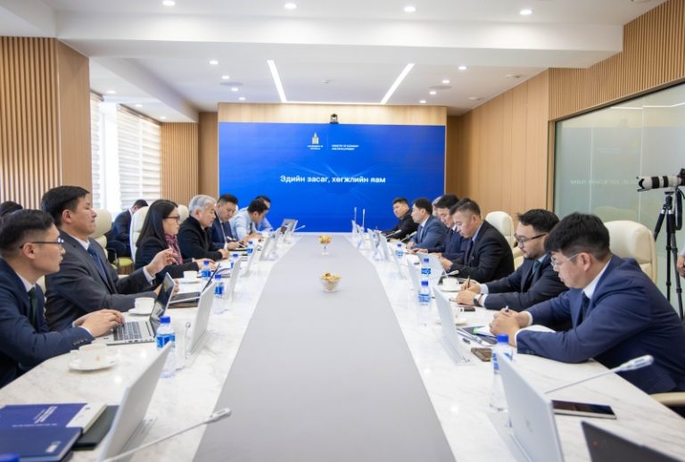 ЭЗХЯ: Аж үйлдвэр, эрдэс баялгийн салбарын бодлого, 2026 оны үйл ажиллагааны хэрэгжилтийн талаар хэлэлцэв
