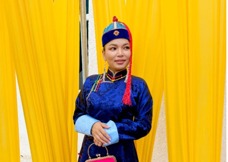 Х.Мягмарсүрэн: Дээлэн дээр үсээ задгайлахыг бидний өвөг дээдсээс цээрлэдэг байсан