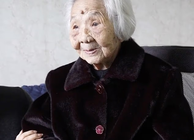 101 настай эмэгтэй урт наслах нууцаа хуваалцлаа