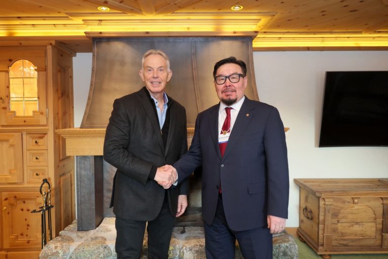 Ерөнхий сайд Г.Занданшатар Британийн Ерөнхий сайд асан Тони Блэйрийг Монголд урилаа