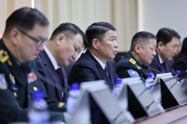 Батлан хамгаалахын сайд зэвсэгт хүчни йбие бүрэлдэхүүнтэй цахим уулзалт хийлээ