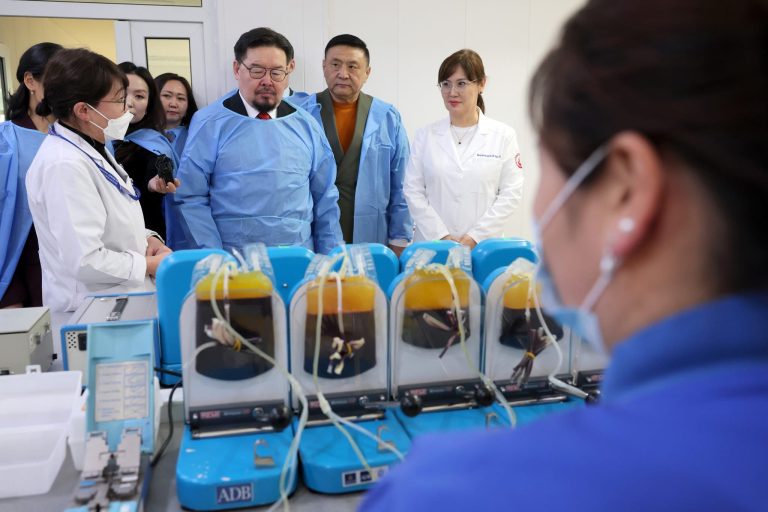 Г.Занданшатар: Цусаа хандивлаж, бусдад амьдрал бэлэглэхийг монголчууддаа уриалж байна