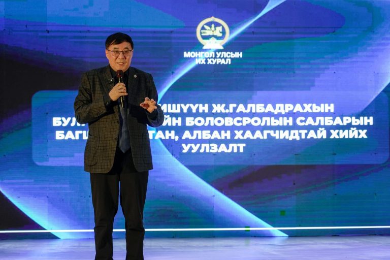 УИХ-ын гишүүн Ж.Галбадрах Булган аймгийн боловсролын салбарынхантай уулзлаа