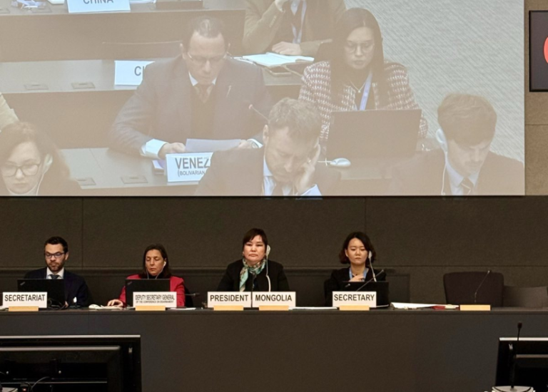 Монгол Улс Зэвсэг хураах бага хурлыг даргаллаа