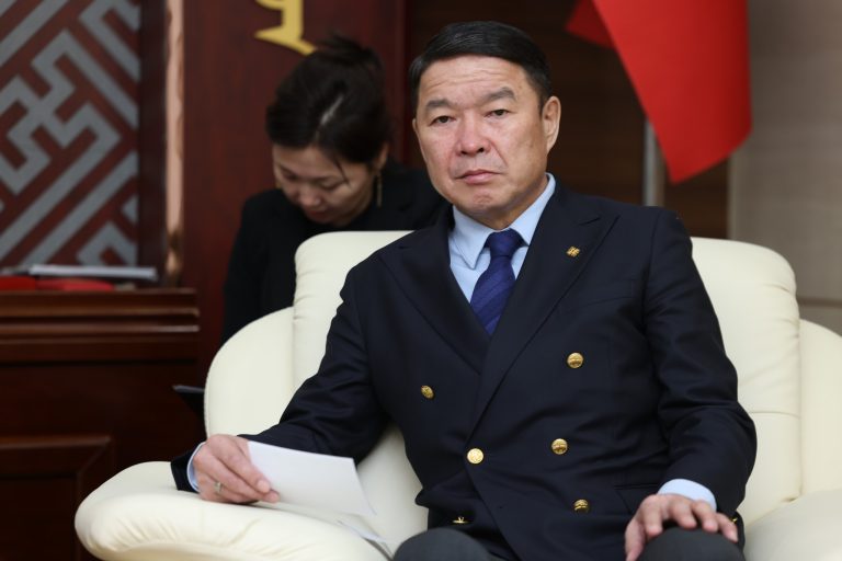 Д.Батлут: Батлан хамгаалах салбар, зэвсэгт хүчинд улс төрийн оролцоотой нэг ч томилгоо хийхгүй