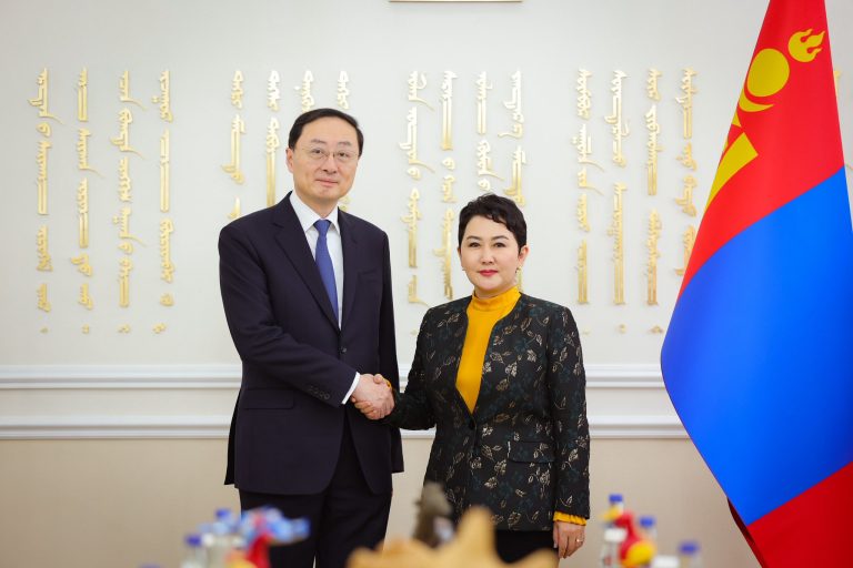 Гадаад харилцааны сайд Б.Батцэцэг БНХАУ-ын Гадаад хэргийн дэд сайдыг хүлээн авч уулзлаа