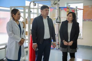ГБХНХ-ын сайд Т.Аубакир Сэргээн засах эмнэлэгт ажиллав