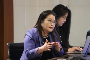 М.Энхцэцэг: 400 айл яндан, зуухнаас сална