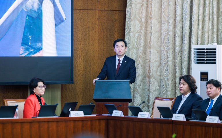 Сэргээгдэх эрчим хүчний тархмал эх үүсвэрийн төслийг эхний ээлжинд 6 аймагт хэрэгжүүлнэ