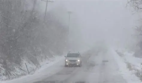 Баруун болон төвийн аймгуудын нутгаар цас орж, цасан шуурга шуурна