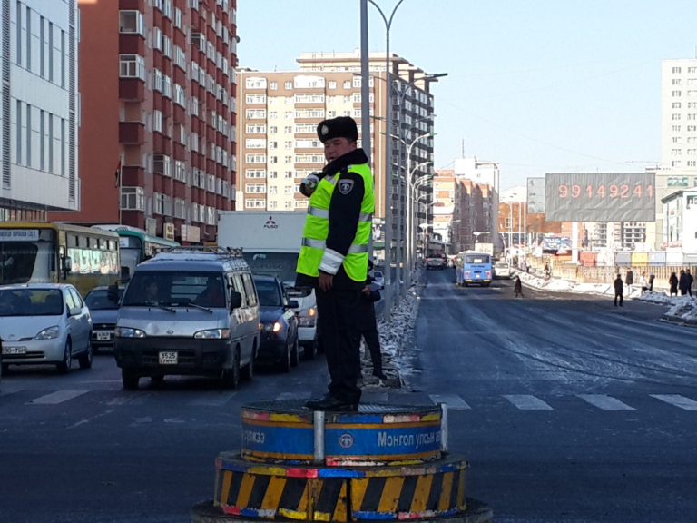 Өдөрт бүртгэгддэг замын хөдөлгөөний зөрчил 16,300-аар буурчээ