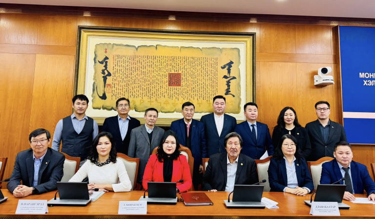 Бүх нийтээр дагаж мөрдөх монгол бичгийн зөв бичих дүрмийг баталлаа