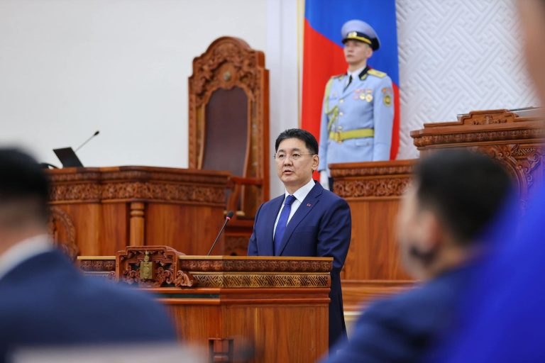 Монгол Улсын Ерөнхийлөгч У.Хүрэлсүх: Ёс зүйгүй бол итгэл үгүй, итгэл үгүй бол засаглал үгүй. Итгэл алдарсан газар дархан эрх нь давуу эрх болон хувирдаг гэмтэй