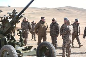 БАТЛАН ХАМГААЛАХЫН САЙД Д.БАТЛУТ ЗЕНИТЧДИЙН БУУДЛАГА, ХАРВАЛТТАЙ ТАНИЛЦЛАА